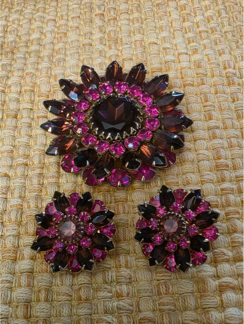 VTG Judy Lee Fuschia Purple Pink Brooch Earring Set .Excellent Condition Signed